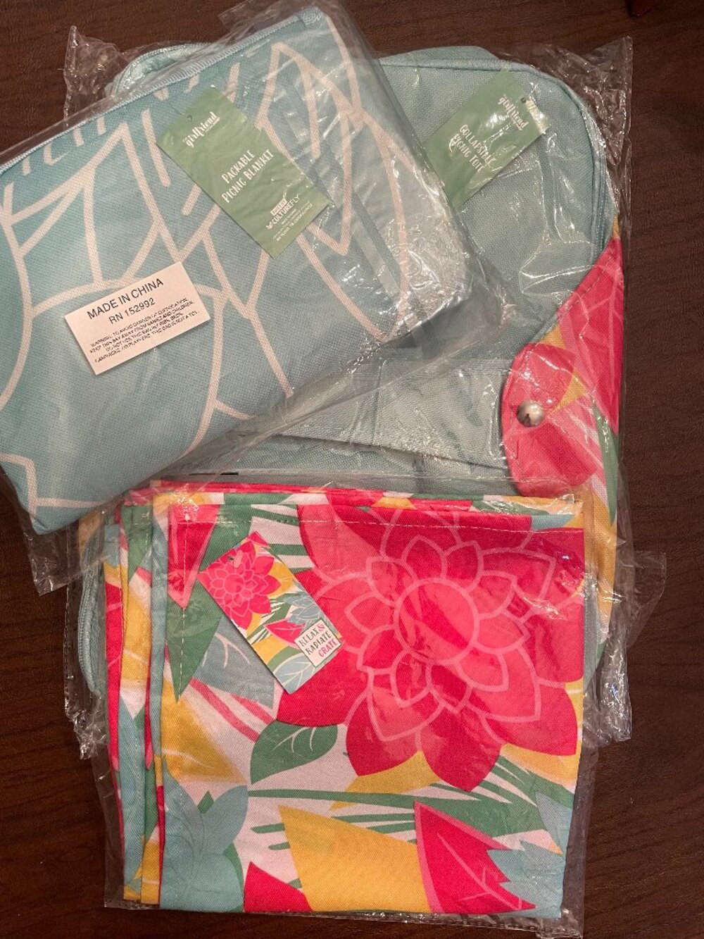 Girlfriend Collapsible Picnic Kit